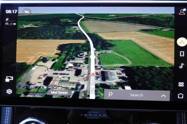 Jaguar F-PACE 2.0 D200 R-Dynamic Black 5dr Auto AWD 