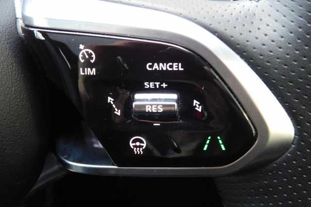 Jaguar F-PACE 2.0 D200 R-Dynamic Black 5dr Auto AWD 