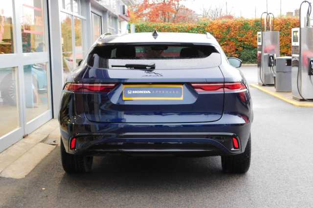 Jaguar F-PACE 2.0 D200 R-Dynamic Black 5dr Auto AWD 