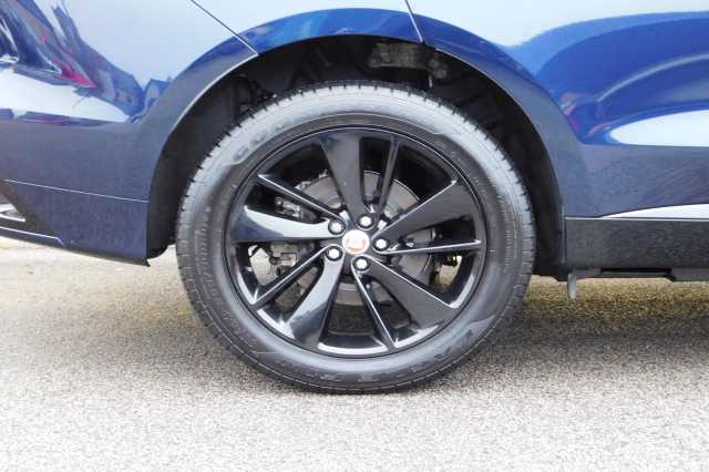 Jaguar F-PACE 2.0 D200 R-Dynamic Black 5dr Auto AWD 