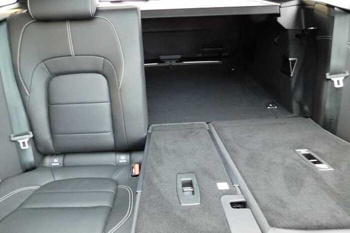 Jaguar F-PACE 2.0 D200 R-Dynamic Black 5dr Auto AWD 